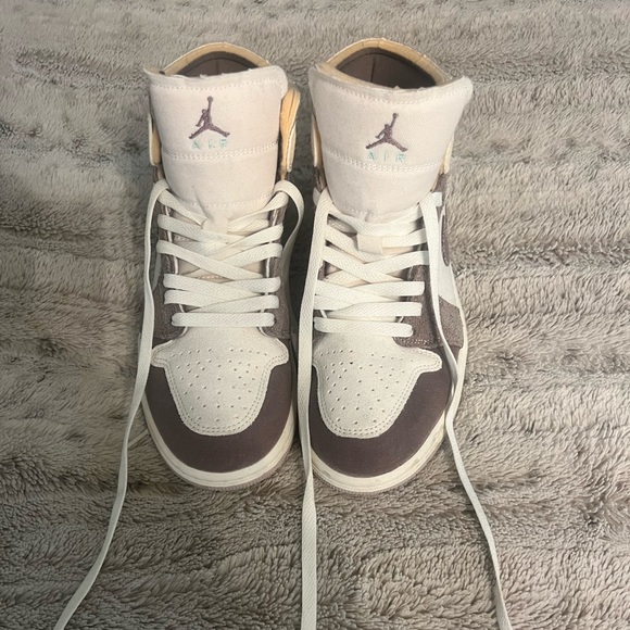 Air Jordan 1 - Picture 1 of 5